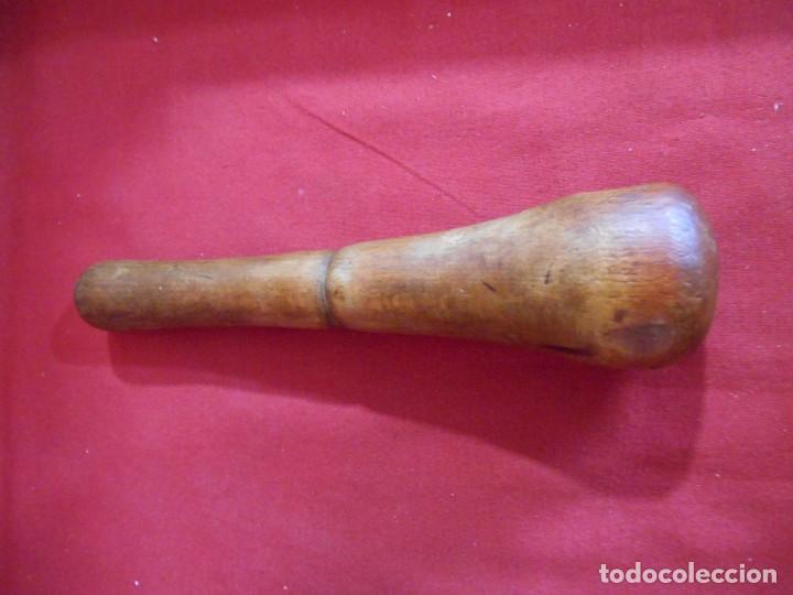 Antig&uuml;edades: ANTIGUO MORTERO O ALMIREZ DE MADERA CON SU MANO - Foto 3