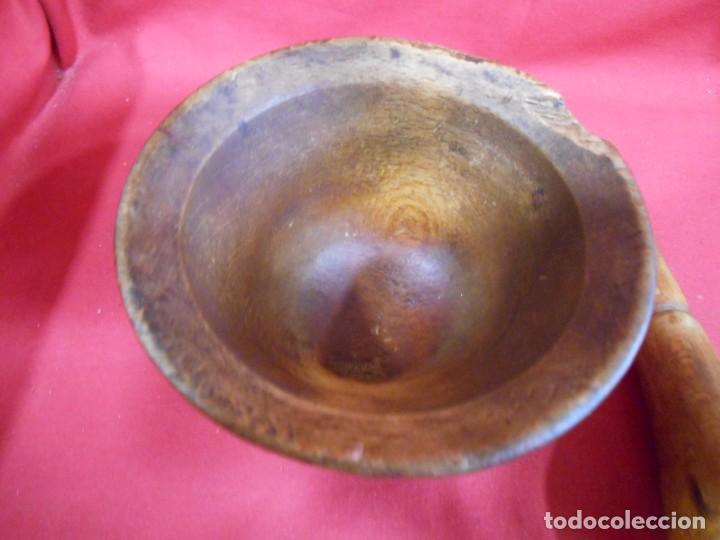 Antig&uuml;edades: ANTIGUO MORTERO O ALMIREZ DE MADERA CON SU MANO - Foto 4