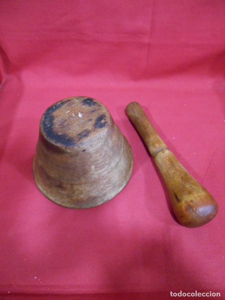 Antig&uuml;edades: ANTIGUO MORTERO O ALMIREZ DE MADERA CON SU MANO - Foto 6