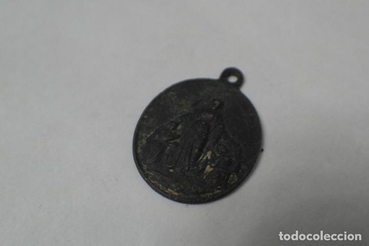 Antig&uuml;edades: Antigua medalla. Inmaculada Concepci&oacute;n - Foto 2