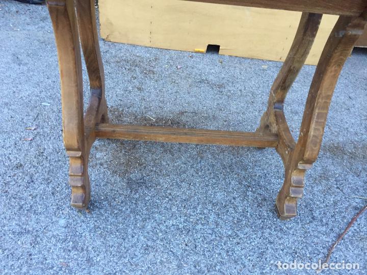 Antig&uuml;edades: MESA LIBRO CASTELLANA - Foto 2
