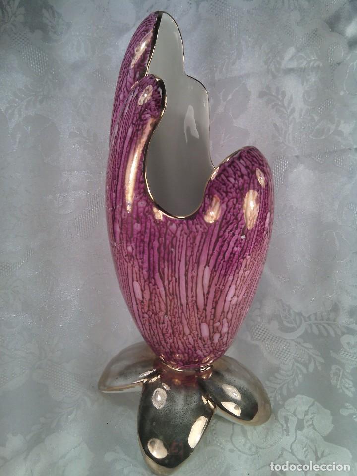 Antig&uuml;edades: JARR&Oacute;N ART DEC&Oacute; EN PORCELANA IRISADA Y ORO FINO. CENTROEUROPA. A&Ntilde;OS 20.