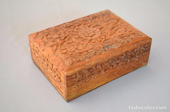Antig&uuml;edades: Caja tallada - Foto 2