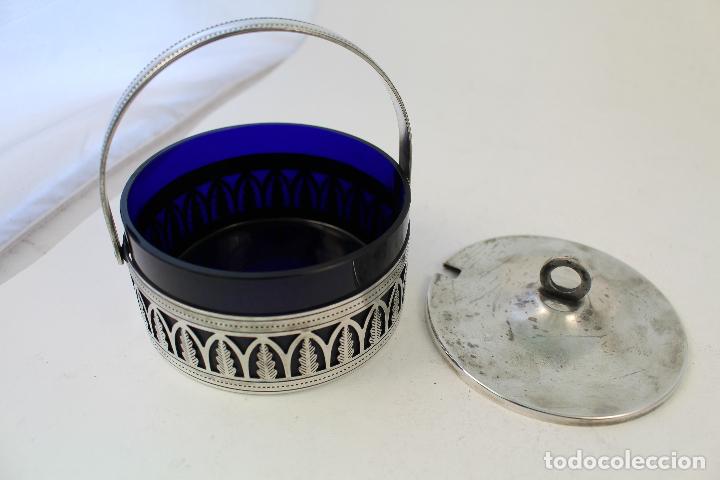 Antig&uuml;edades: azucarero plateado con cristal azul - Foto 2