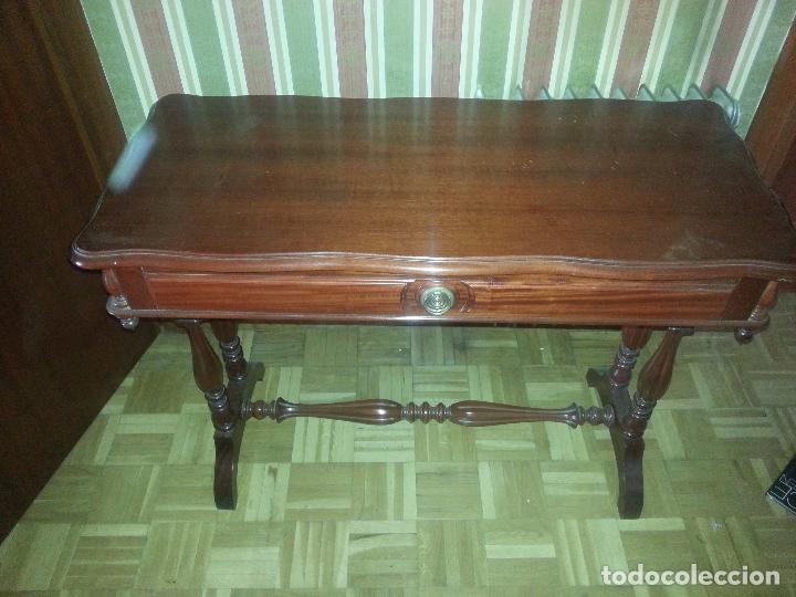 Antig&uuml;edades: mesa auxiliar con cajon - Foto 1