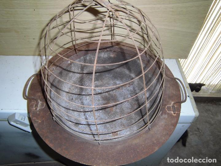 Antig&uuml;edades: antiguo brasero de carbon - Foto 2