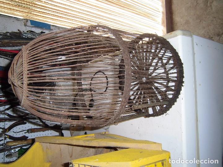 Antig&uuml;edades: antigua jaula de perdiz con soporte de madera - Foto 3