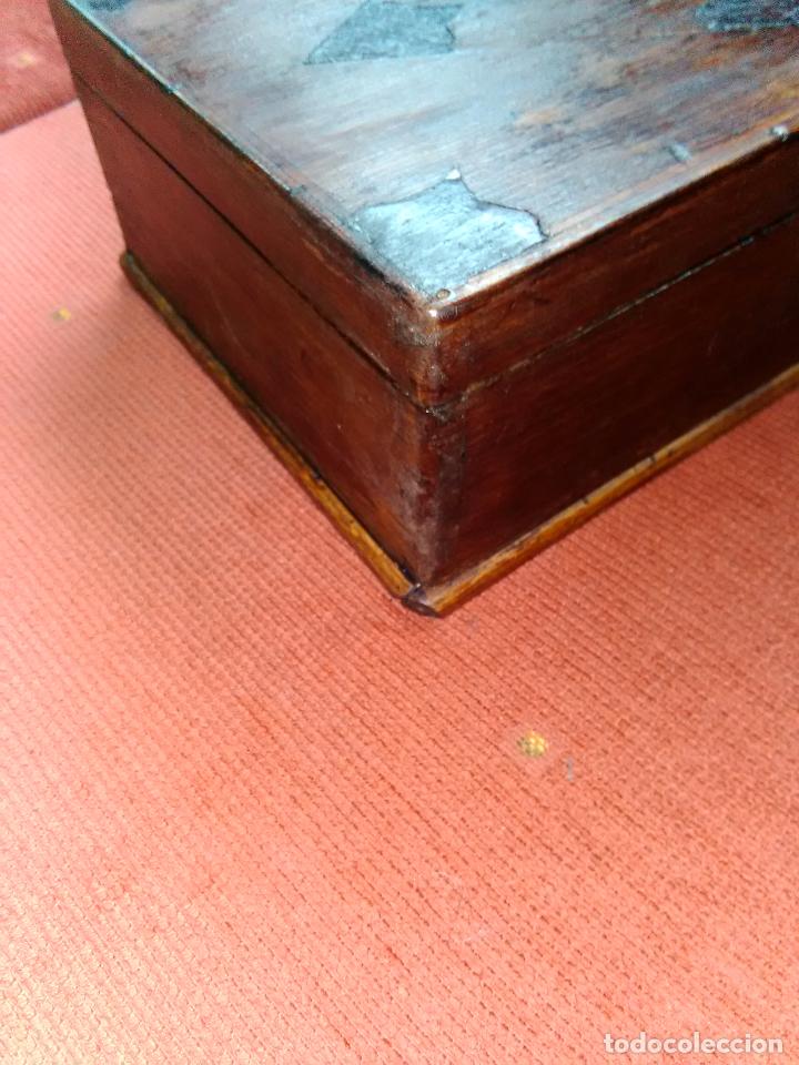 Antig&uuml;edades: caja de madera - Foto 8