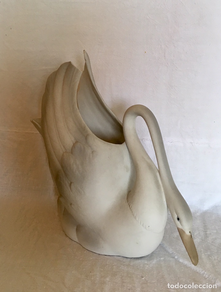 Antig&uuml;edades: Delicado cisne de biscuit - Foto 1