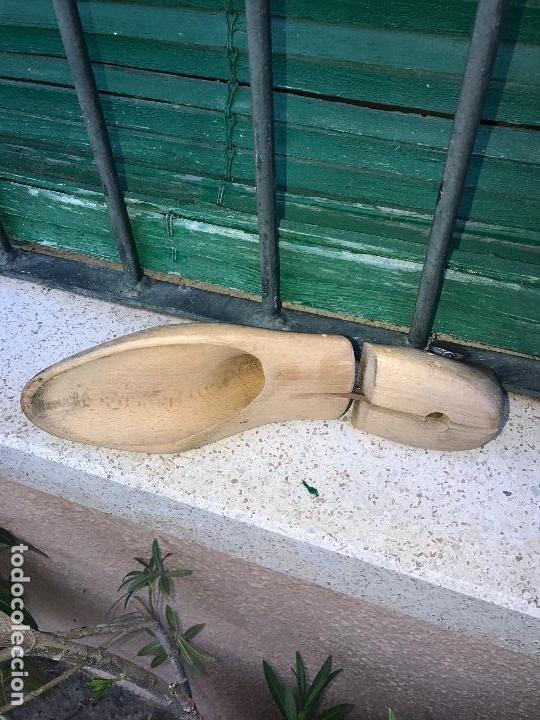 Antig&uuml;edades: Zapatero, horma de zapato - Foto 4