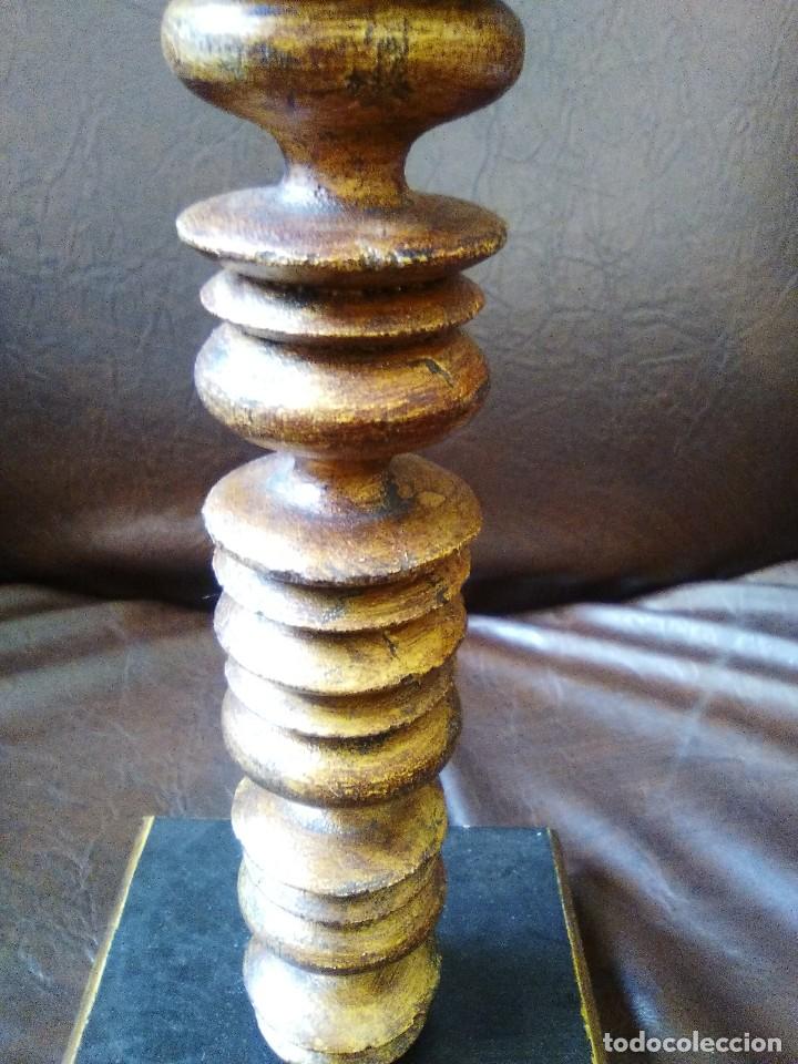 Antig&uuml;edades: Candelero de madera policromado - Foto 4