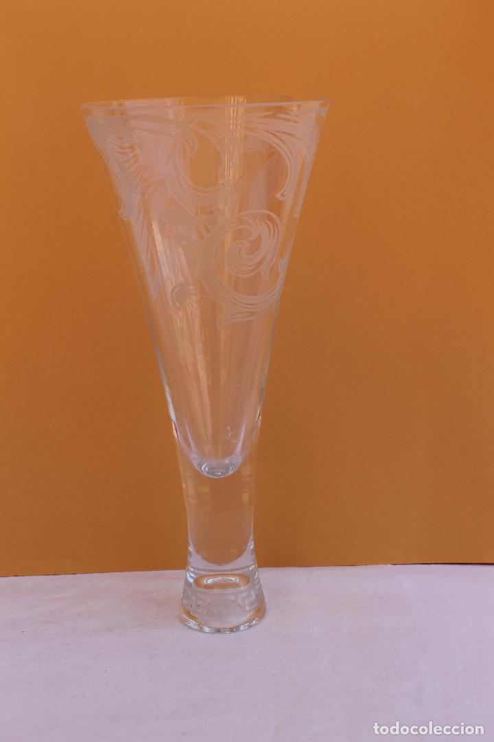 Antig&uuml;edades: JARRON AFLAUTADO VERSACE DE ROSENTHAL - Foto 1