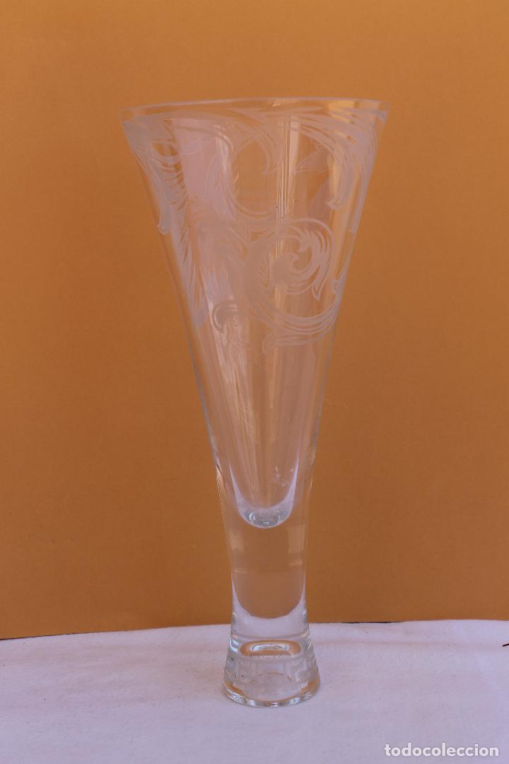 Antig&uuml;edades: JARRON AFLAUTADO VERSACE DE ROSENTHAL - Foto 2