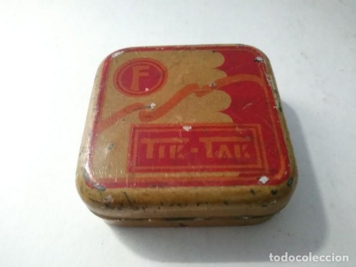 Antig&uuml;edades: caja de metal TIK TAK - Foto 3