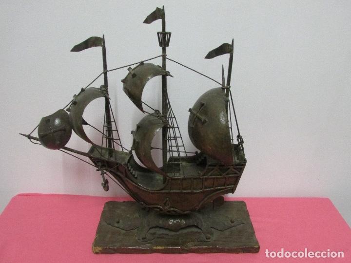 Antig&uuml;edades: Barco de cobre con peana de madera # - Foto 1