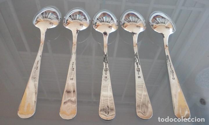 Antig&uuml;edades: CINCO CUCHARAS SOPERAS BA&Ntilde;O PLATA - Foto 2