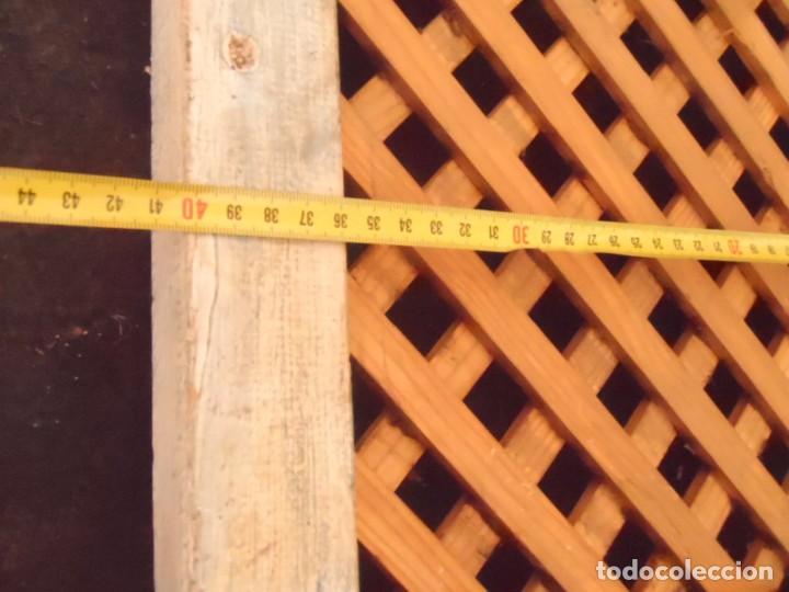 Antig&uuml;edades: ventana ventilacion de madera con marco - Foto 6