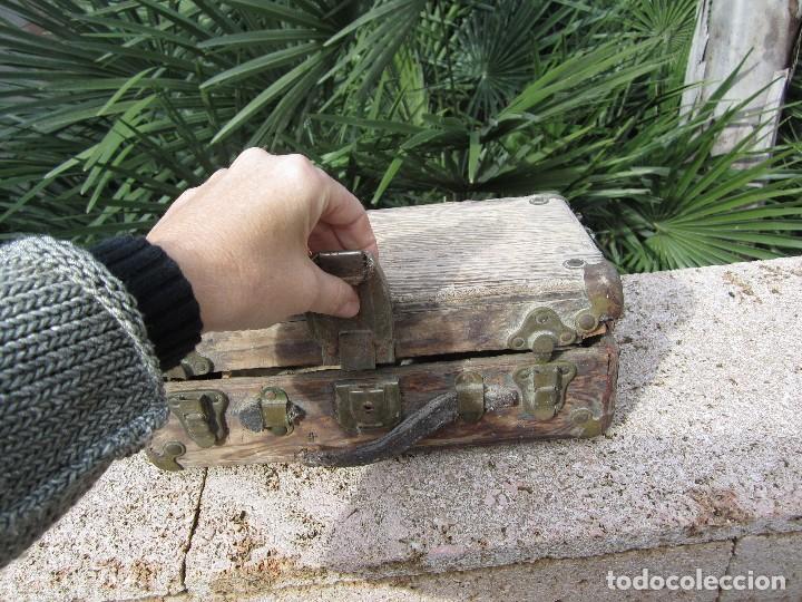 Antig&uuml;edades: Antiguo ba&uacute;l madera - Foto 4