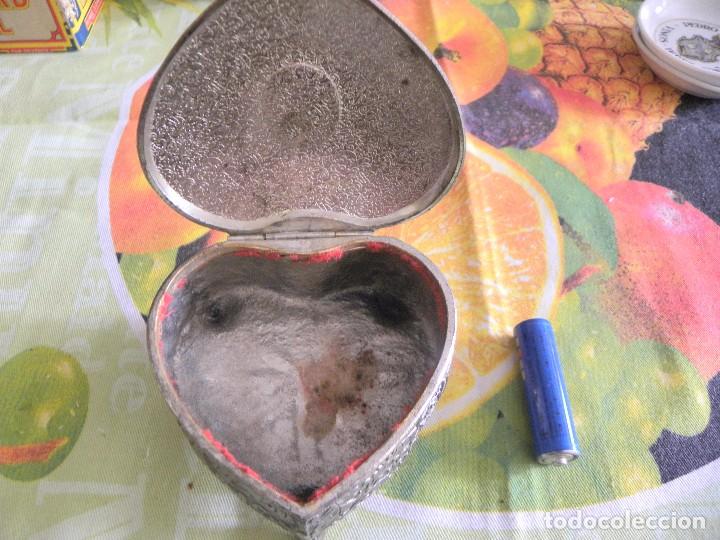 Antig&uuml;edades: JOYERO CON FORMA DE CORAZON - Foto 2