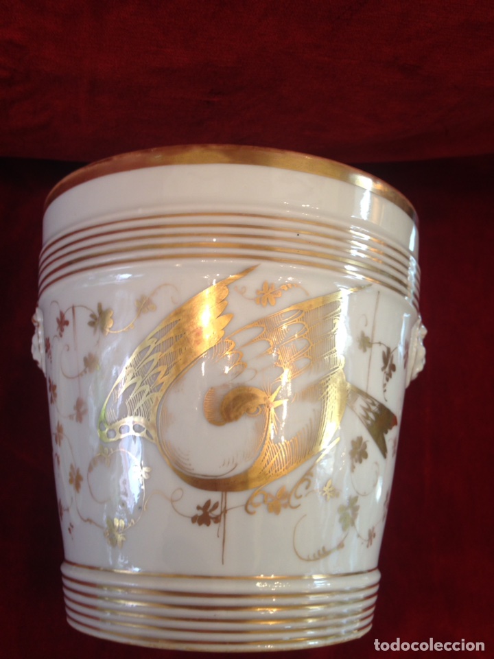 Antig&uuml;edades: Macetero de porcelana con base, siglo XIX - Foto 10