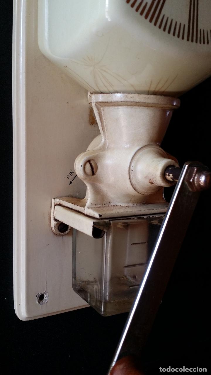 Antig&uuml;edades: Molino de caf&eacute; de pared - Foto 8