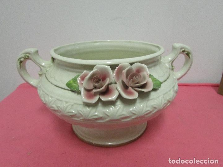 Antig&uuml;edades: Sopera con flor # - Foto 1