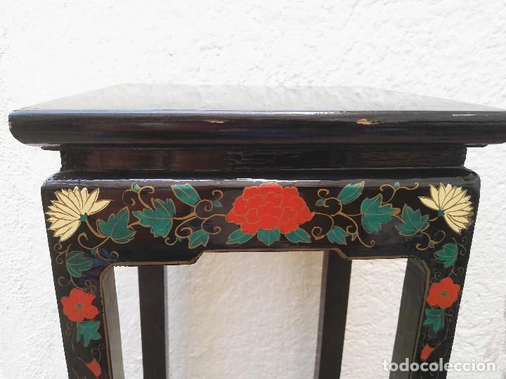Antig&uuml;edades: Mesa alta lacada o pintada en negro y decorada a mano. - Foto 3