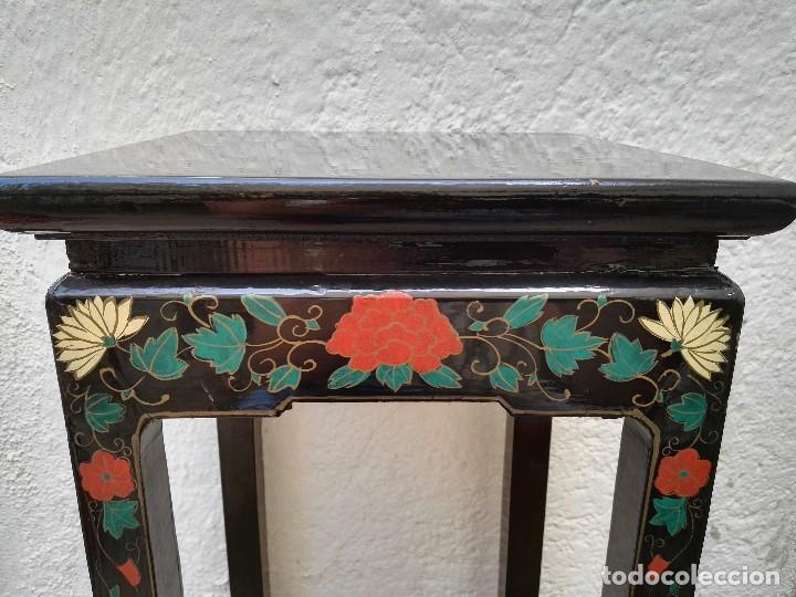 Antig&uuml;edades: Mesa alta lacada o pintada en negro y decorada a mano. - Foto 4