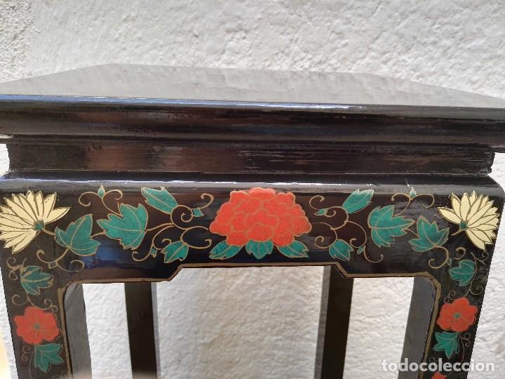 Antig&uuml;edades: Mesa alta lacada o pintada en negro y decorada a mano. - Foto 5