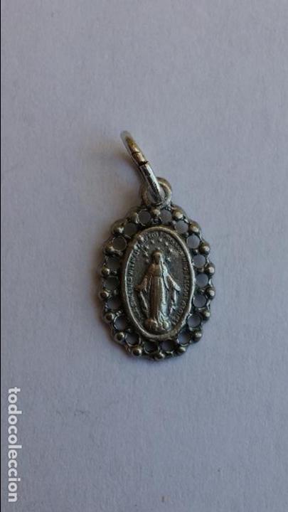 Antig&uuml;edades: Medalla de virgen inmaculada de 1,5 x 1 cms - Foto 1