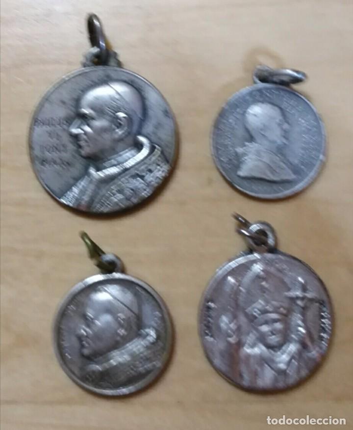Antigüedades: Lote 4 medallas religiosas - Dos de Pablo VI - Juan XXIII y Juan Pablo II - Plata y metal - Foto 1 - 96941643