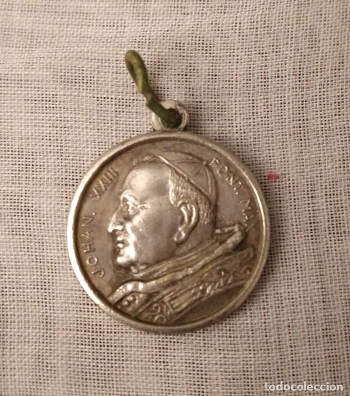Antigüedades: Lote 4 medallas religiosas - Dos de Pablo VI - Juan XXIII y Juan Pablo II - Plata y metal - Foto 5 - 96941643