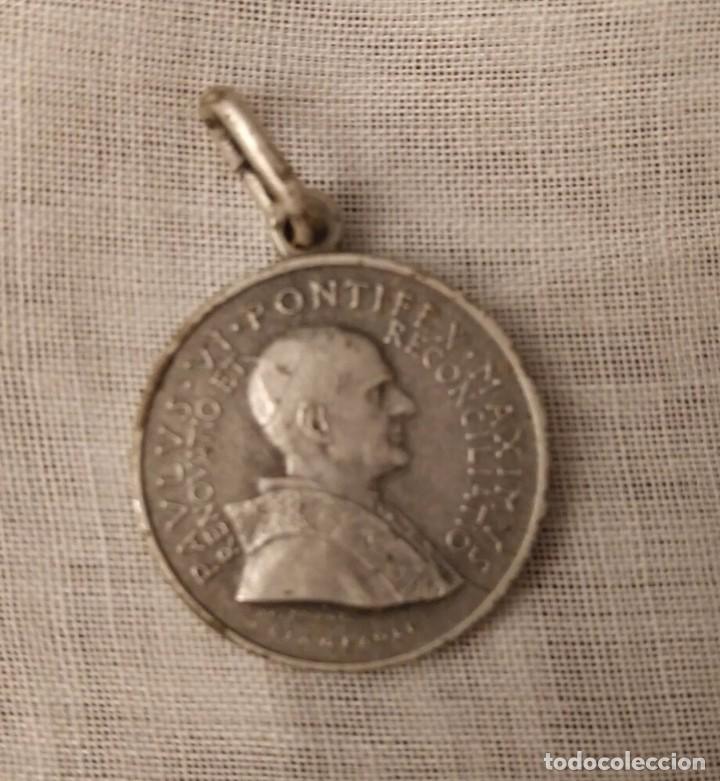 Antigüedades: Lote 4 medallas religiosas - Dos de Pablo VI - Juan XXIII y Juan Pablo II - Plata y metal - Foto 9 - 96941643