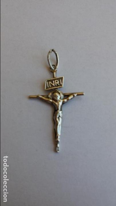 Antig&uuml;edades: Crucifijo de plata 3,3 x 2 cms - Foto 1