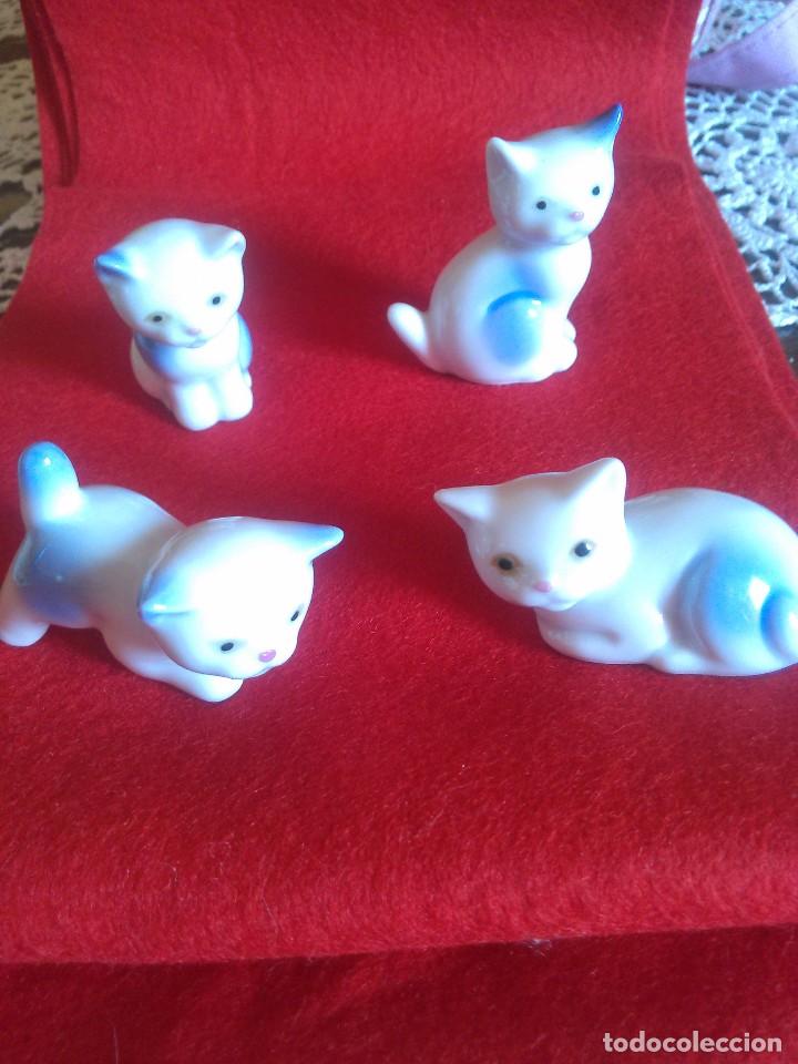 Antig&uuml;edades: Miniaturas gatos - Foto 1