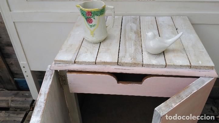 Antig&uuml;edades: Mesita mesilla rosa - Foto 3