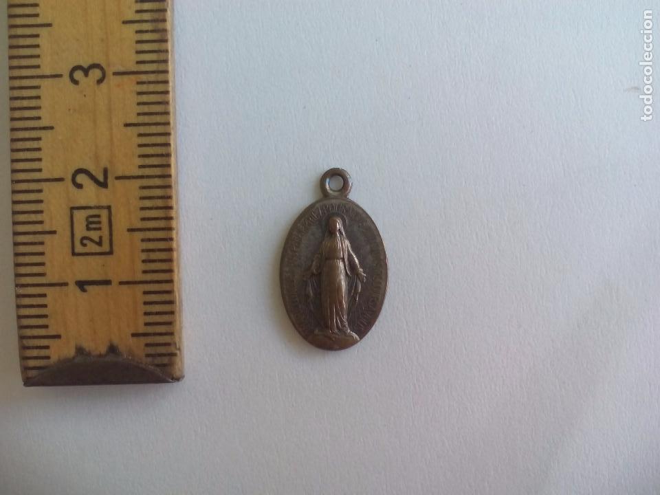Antig&uuml;edades: Medalla religiosa - Foto 2