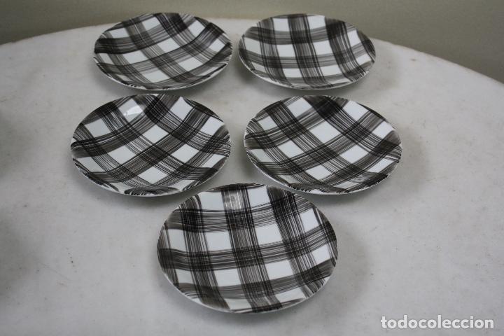 Antig&uuml;edades: CINCO PLATOS DE PORCELANA DE CASTRO (GALICIA). SELLO EN BASE.