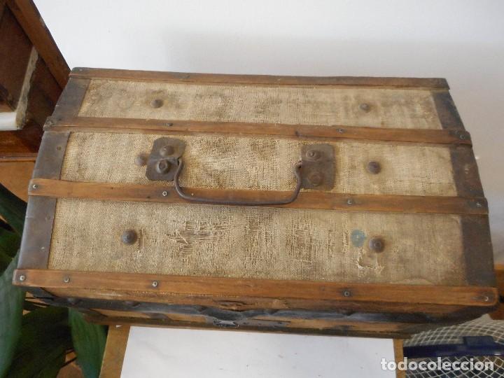 Antig&uuml;edades: Peque&ntilde;o ba&uacute;l de viaje en madera - Foto 2
