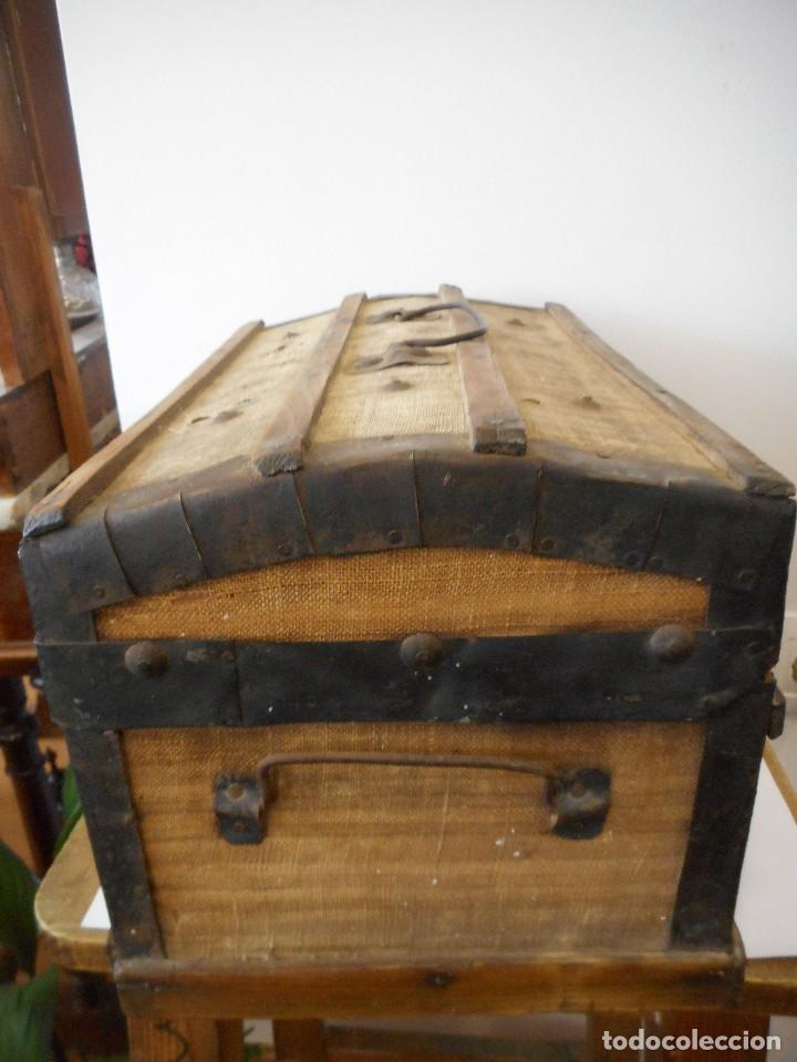 Antig&uuml;edades: Peque&ntilde;o ba&uacute;l de viaje en madera - Foto 3