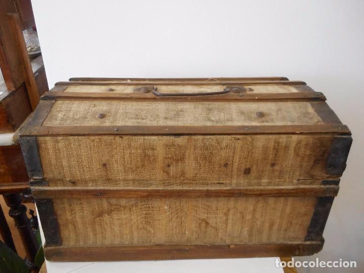 Antig&uuml;edades: Peque&ntilde;o ba&uacute;l de viaje en madera - Foto 4