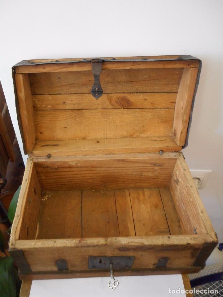Antig&uuml;edades: Peque&ntilde;o ba&uacute;l de viaje en madera - Foto 8