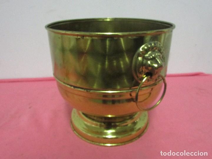 Antiquit&eacute;s: Portatiestos de lat&oacute;n restaurado #