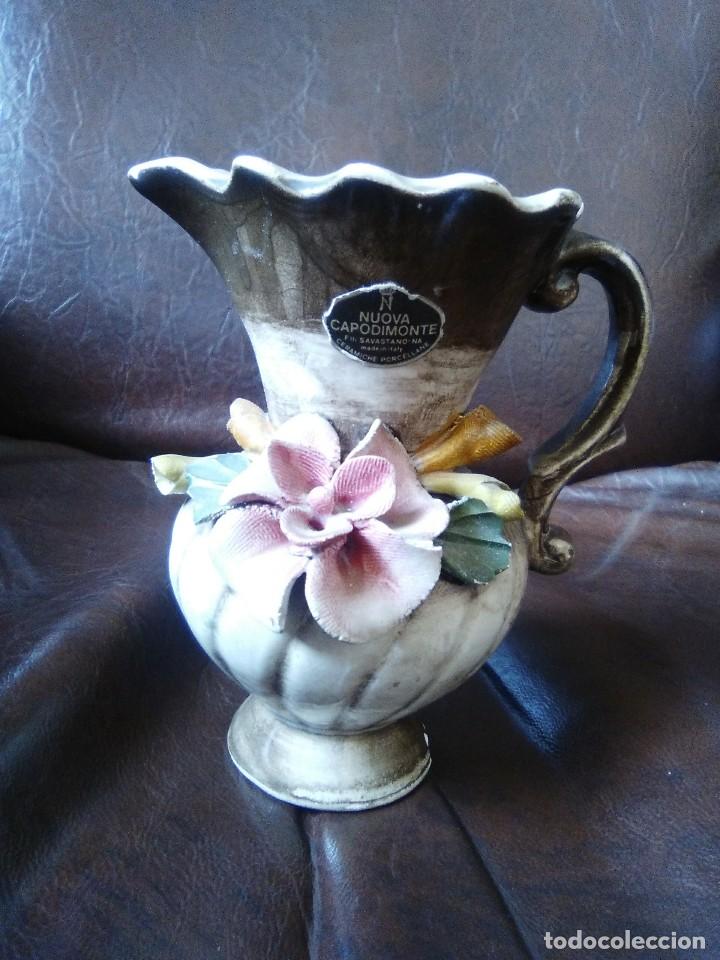 Antig&uuml;edades: Jarrita Capodimonte. - Foto 1