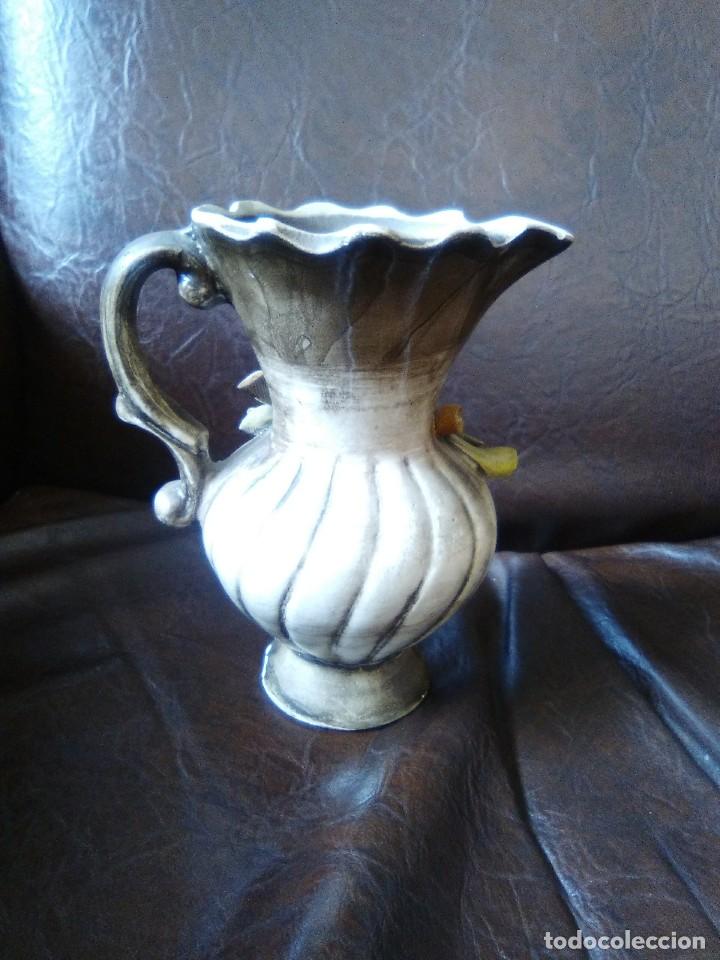 Antig&uuml;edades: Jarrita Capodimonte. - Foto 3