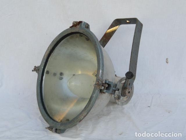 Antig&uuml;edades: FOCO REDONDO CON FORMA DE CAMPANA. - Foto 1