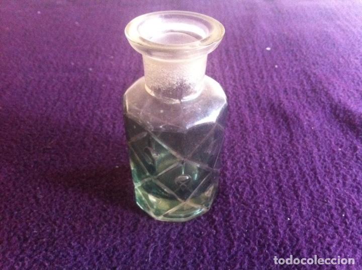 Antig&uuml;edades: Botella de perfume de cristal cortado - Foto 2