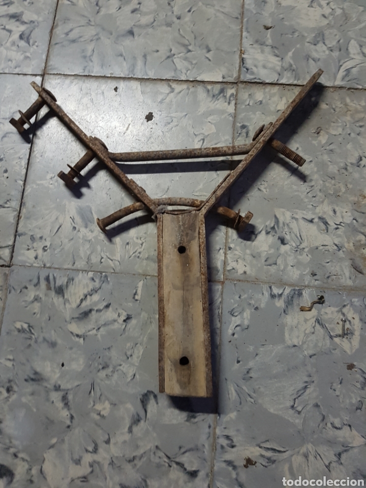 Antig&uuml;edades: herramienta o parte de herramienta, en hierro, ARADO? - Foto 1