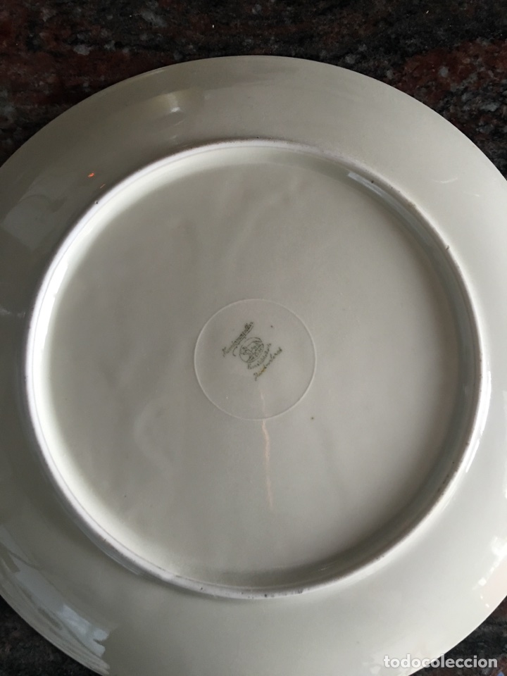 Antig&uuml;edades: Plato pintado a mano y firmado - Foto 2