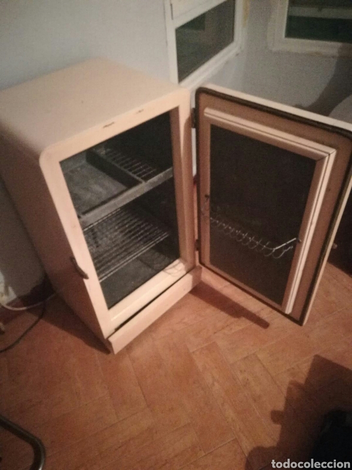 Antig&uuml;edades: Nevera hielo de madera - Foto 3